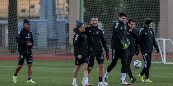 Beşiktaş'ta Vida ve Ghezzal, Antalya kampına katıldı