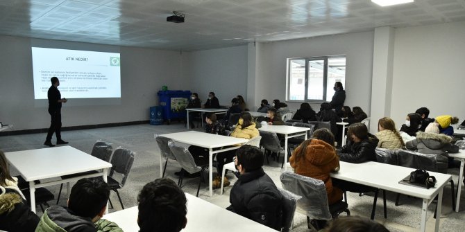 Ankara’nın ilk 1.Sınıf Atık Getirme Merkezi’nde Öğrencilere Eğitim Verildi