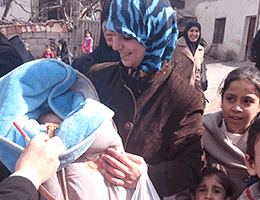 Suriyelilerin Yüzü Ankaralı Hayırseverlerle Gülüyor