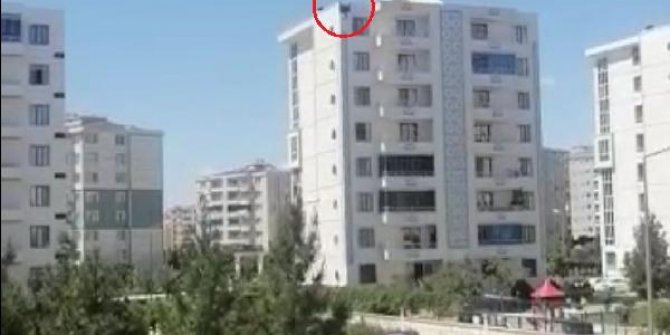 Diyarbakır’da 8 katlı binaya düşen yıldırım hasara neden oldu