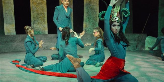 Ankara Devlet Tiyatroları "Binbir Gece Masalları"nın prömiyerini yaptı