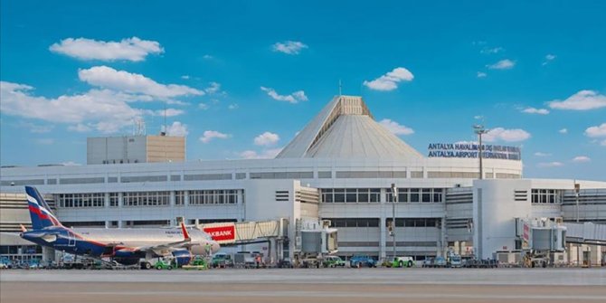 Antalya Havalimanı'nda uçuş rekoru kırıldı