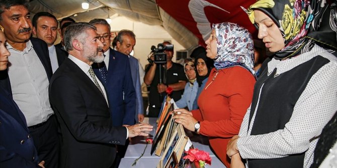 Hazine ve Maliye Bakanı Nureddin Nebati, Diyarbakır annelerini ziyaret etti