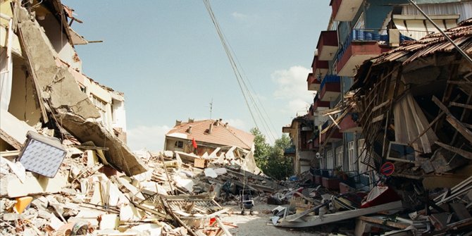 17 Ağustos Depremi'nin üzerinden 23 yıl geçti
