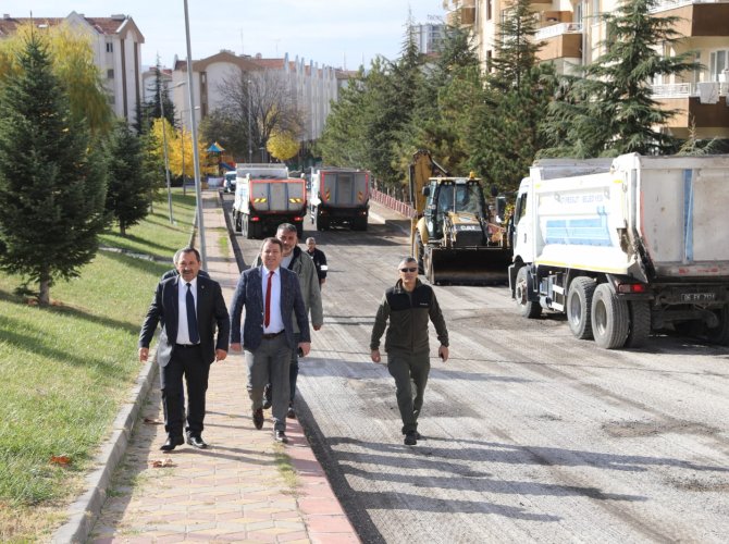 Etimesgut Belediyesi cadde ve sokakların asfalt çalışmalarında belirlediği hedefi aştı