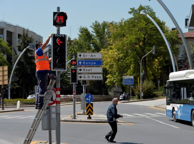 Ankara’da trafik lambalarındaki geri sayım sayaçları kaldırıldı
