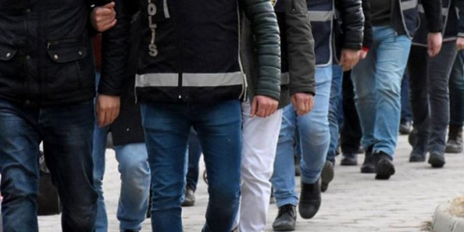 İzmir merkezli 33 ilde FETÖ operasyonu: 60 gözaltı