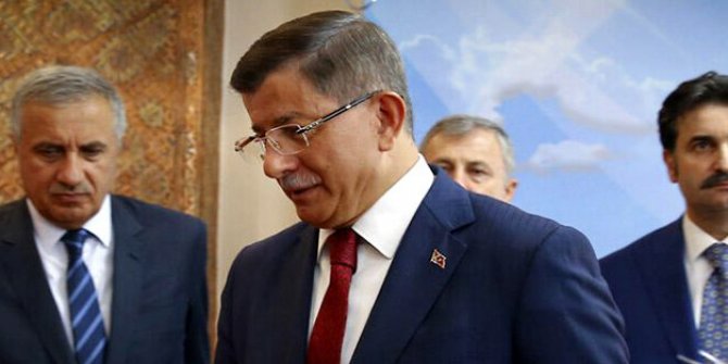 Ahmet Davutoğlu’nun partisi kurucular listesi belli oluyor