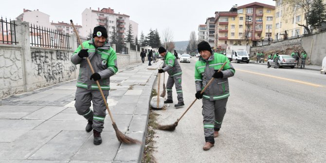 Mamak Belediyesi'nin başlattığı mahalle temizlikleri devam ediyor