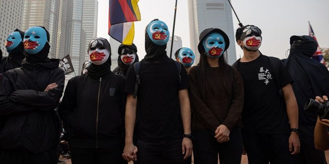 Hong Kong'da protestocular Uygur Türklerine destek için toplandı
