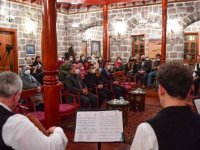 Mavera Türk Müziği Topluluğu, kulakların pasını sildi