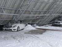 Malatya'da kar yağışı nedeniyle çatı çöktü, 15 araçta hasar oluştu