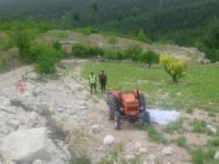 Traktör kazasında ölen kadın, babasıyla aynı kaderi paylaştı