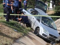 Otomobil direğe çarptı; Derya öğretmen ile kızı öldü, oğlu yaralı