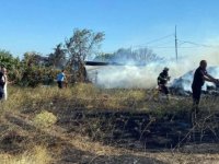 Saman yangını ahıra sıçradı; 20 küçükbaş öldü