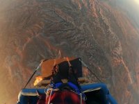 Fransız sporcu Valentin Delluc Kapadokya’da 2 bin 600 metre yükseklikteki balondan atladı
