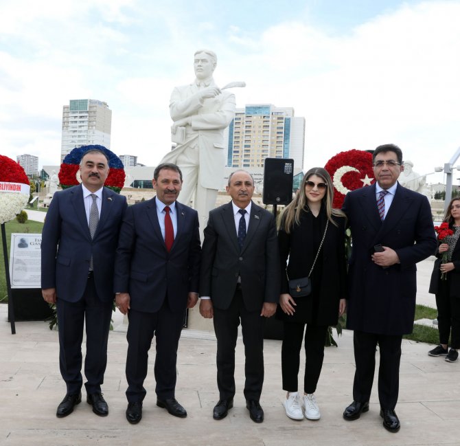 ahmet-cevat-heykeli-turk-tarih-muzesi-fatih-akkaya.jpg