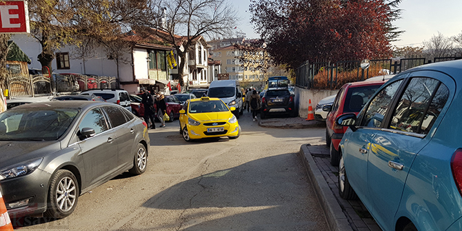 altindag,-hacettepe-mahallesi,-otopark,-otoparkin-yaya-yollarina-ve-dukkân-onlerine-arac-park-etmesi,,,.jpg