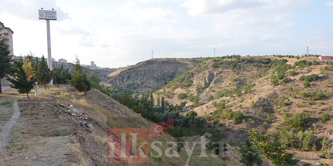 bademlik-mahallesi,-haci-kadin-deresi,-bariyer,-ogretmen-kezban-parki,-bademlik-yolu-caddesi,tehlike,,.jpg