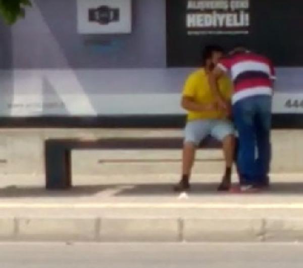 engelliyi-bicak2.jpg