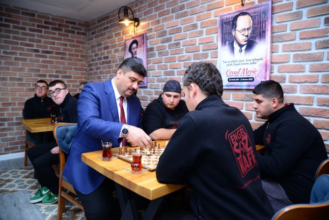 engelsiz-kafe-engelleri-asan-lezzetleriyle-misafirlerini-agirliyor-(2).jpg