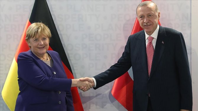 merkel-001.jpg