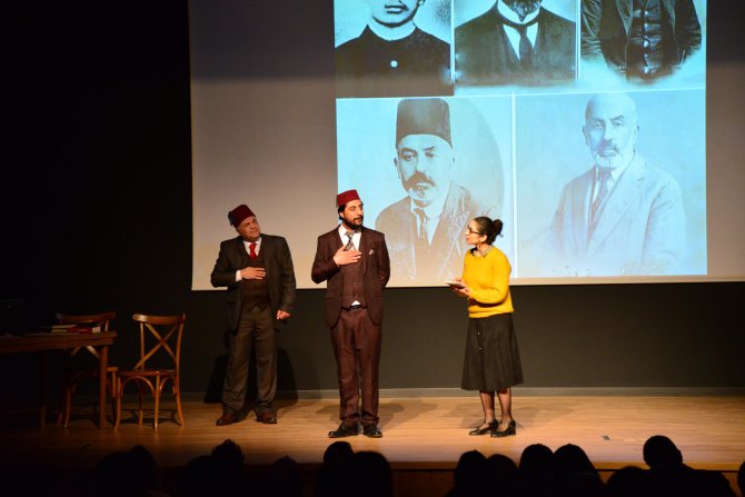 ogretmen-baskan-ogrencilerle-birlikte-istiklali-izledi-(10)-001.jpg