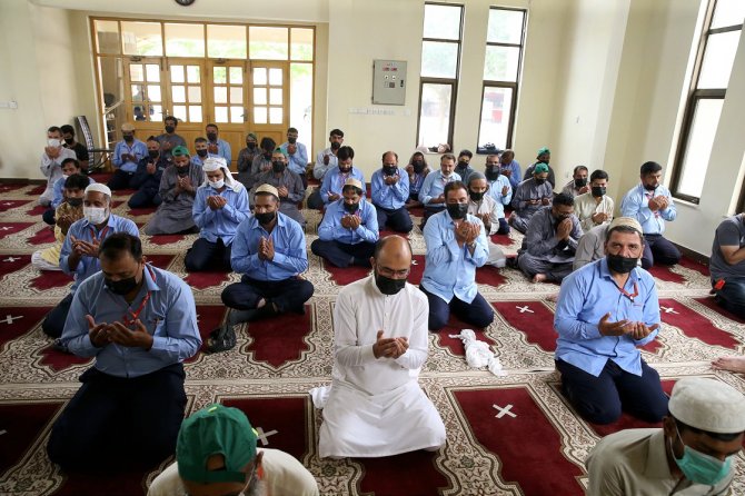 pakistanda-camilerde-turkiye-icin-dua-edildi2.jpg