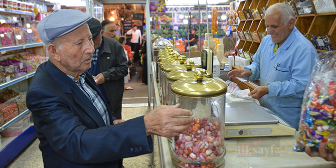 seker-cikolata-fiyatlari-zamlandi,-seker-fiyatlarii,-cikolata-fiyatlari,-ankara,-ne-kadar,-zam,-raman-bayrami,-seker-bayrami,-bayram-cikolatasi,,.jpg