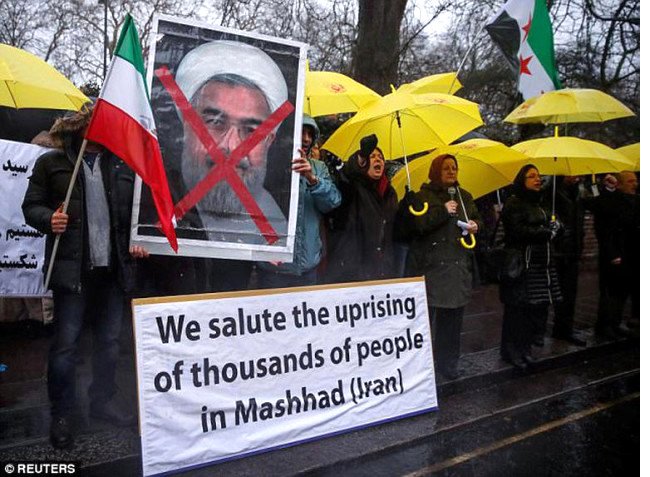 son-dakika-iran-daki-protestolarda-olu-sayisi-10408433_4508_m.jpg
